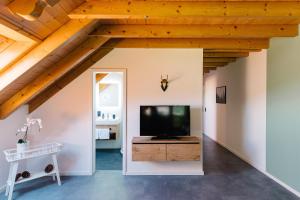 Moderne 2 Zi.-FeWo BlackForestArt Nähe Freiburg