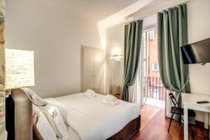 Holiday Apartment Bernini Near The Trevi Fountain - 4 Bedroom