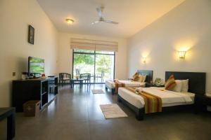 Grand Tamarind Lake