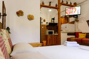 Spiros Rooms Skopelos Greece