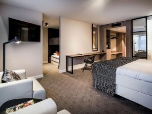 Deluxe Family Room room in Hotel Van der Valk Maastricht