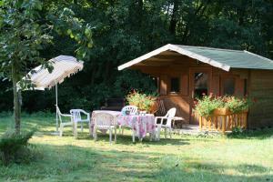 Maisons de vacances Les Gites La Cerisaie : Cottage 2 Chambres 