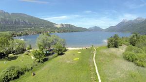 Appartements Lac d'Annecy T2 grand jardin : photos des chambres