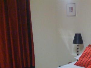 Small Double Room room in Apple House Guesthouse Heathrow Airport