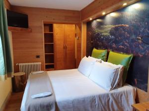 Small Double or Twin Room room in Hotel Castor