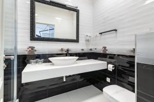 Luxury Suite - sea and promenade view room in Galeria Valeria Seaside Downtown - MAG Quaint & Elegant Boutique Hotels