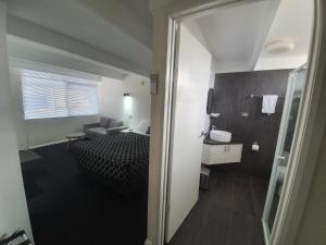 Charles Sturt Motor Inn