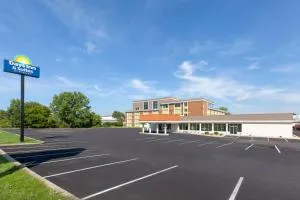Days Inn & Suites by Wyndham Grand Rapids Near Downtown - Cutlerville