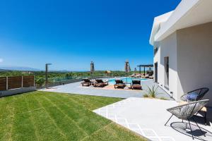 TreeTop Villa I, Private Pool, BBQ & Playground, By ThinkVilla