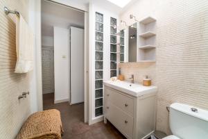 Azahara I, 25A small cozy apartment with great views located in the popular area of Nueva Andalucia