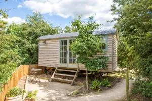 Perkins luxury shepherd huts - Keyworth