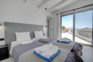 Pyrgos Exclusive , Sea View & Private Pool