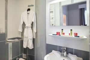 Hotels HOTEL DE PARIS MONTPARNASSE : photos des chambres