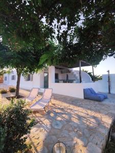 Sandy beach house Antiparos Greece