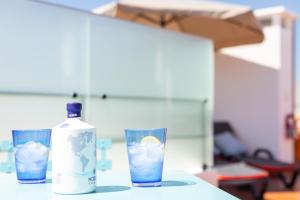 Ambassador River Shower Suites