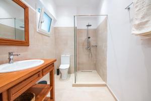 The Beach House Kaminaki