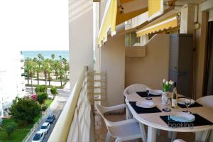 Ático Novelty con vistas al mar