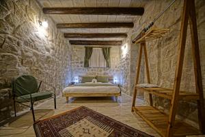 Vigneron Cave Hotel