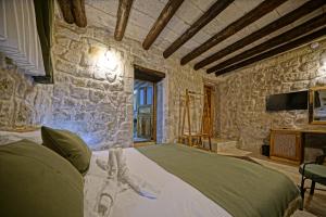 Standard Double Room room in Vigneron Cave Hotel