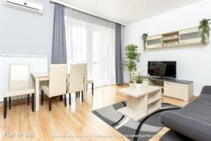 Room #37863333 room in Corvin Plaza Apartments & Suites