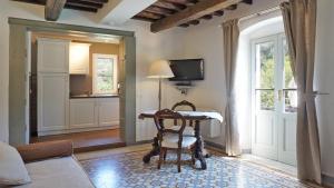 One-Bedroom Apartment room in La Musa
