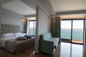 Aianteion Bay Luxury Hotel & Suites Salamina Greece