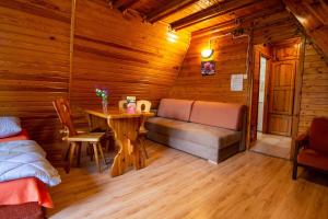 Domki pod lasem blisko morza