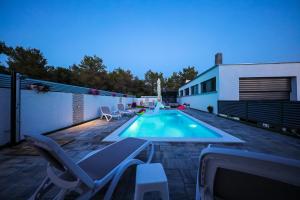 ANAI Serenity apartment , private heated pool and Hot Tub