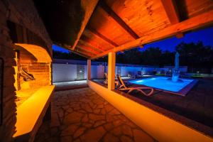 Apartment ANAI, Private heated pool