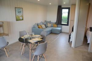 Lodges Cottages du Golf Fleuray-Amboise : photos des chambres