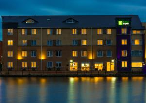 Holiday Inn Express Cardiff Bay by IHG