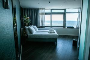 Penthouse Suite with Sea View room in De Pier Suites