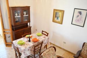 Holiday home close to the sea with internal parking and climate