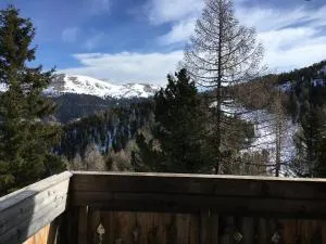 Eisenhut Suite 3 - تراشر هوهي