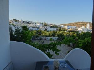 Andreas Studio with Private Parcking Milos Greece