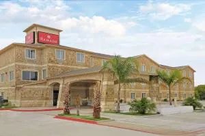 Ramada by Wyndham South Waco - Lorena