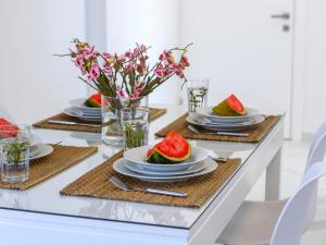 Mackenzie Leo Seafront Suite