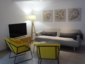 Appartements LUVA d'Azur, Rez de villa LE RIOU - LE VALLON : photos des chambres