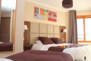 Hotels Logis Hotel Cara Sol : Chambre Triple Standard