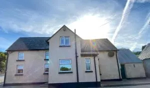 Traditional old style farmhouse - Gowlin