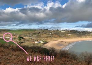 Modern Beach House 3 bed, 3 bath - Balcony sea view