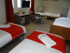 Hotels Hostellerie Bon Pasteur : photos des chambres