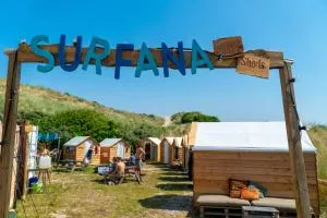 Surfana Beach camping hostel Bed & Breakfast Vlieland - 东弗利兰