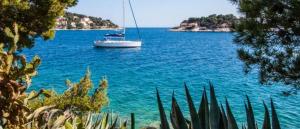 Villa royale with shared pool