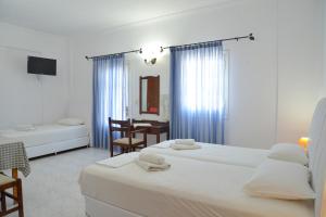 Giannis Hotel Apartments Milos Greece