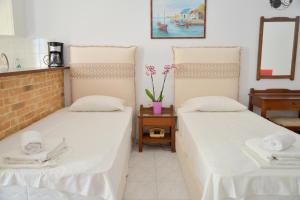 Giannis Hotel Apartments Milos Greece