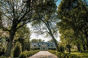 Dwór Mościbrody - Gołowierzchy