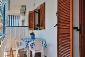 Seaview- 2 Space - selfcatering Apartment - Helen No 3 Arkadia Greece