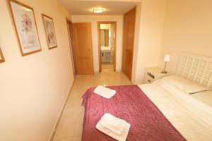 Salinas. Apartment for 4. TerraceParkingPoolsGym4mins beach