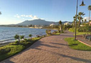 Salinas. Apartment for 4. TerraceParkingPoolsGym4mins beach